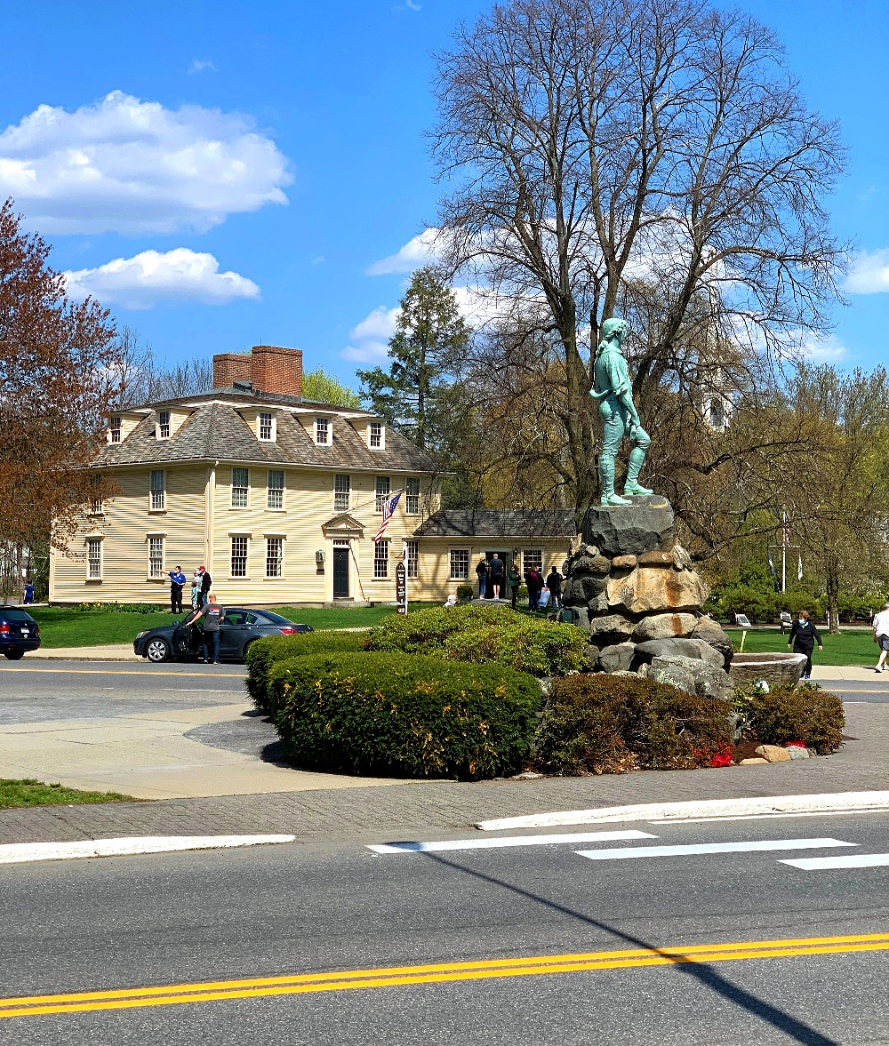 lexington historic statues